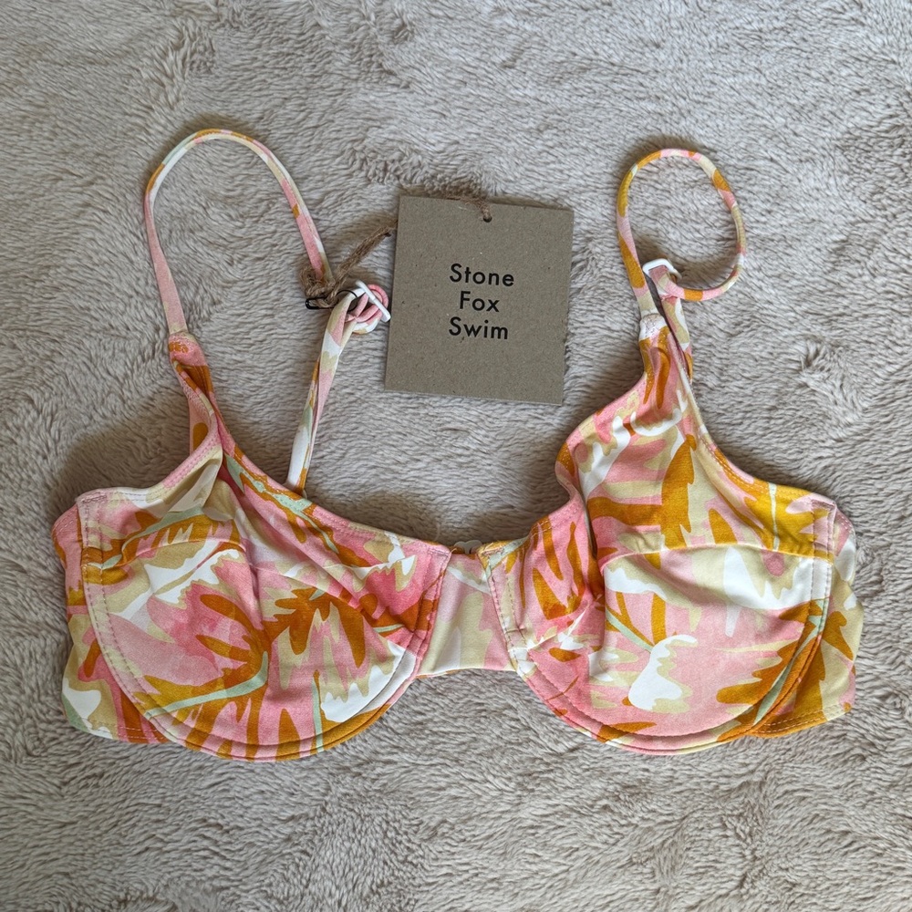 NWT Stone Fox Swim Conch Bikini Top - Hot Tropix Print Size Medium